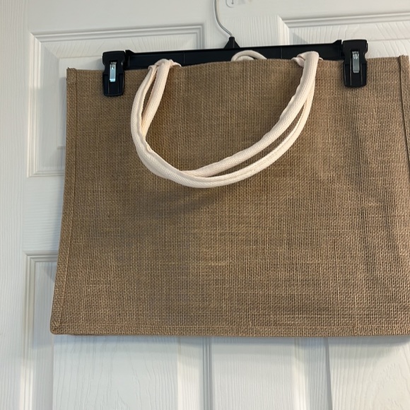 Burlap tote bag with a front pocket - Picture 2 of 2